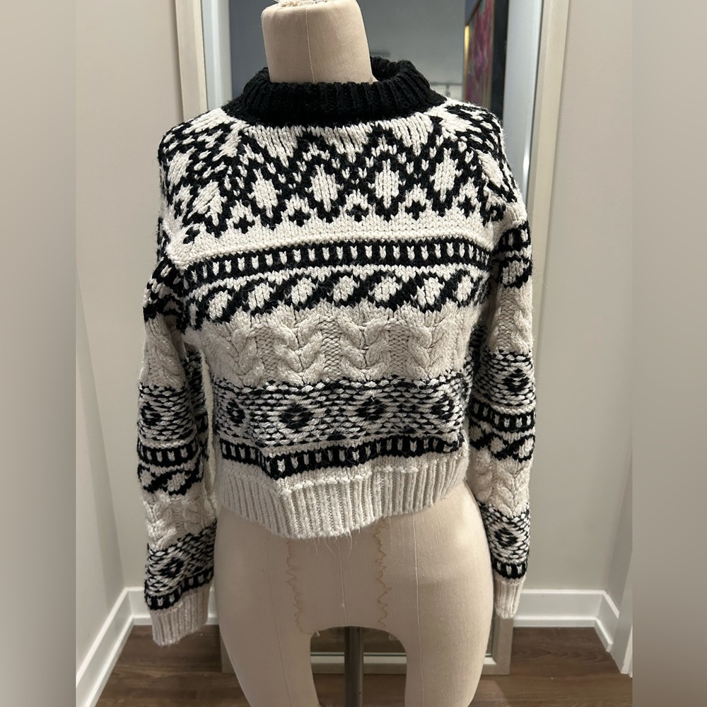 Zara High Neck Printed Sweater - M